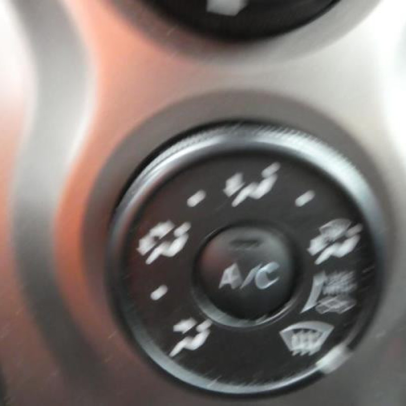 Serrure avant droit TOYOTA YARIS 2 Photo n°14