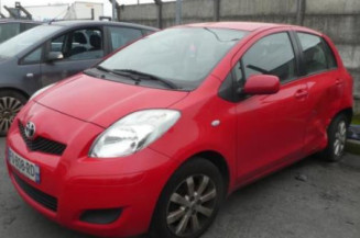 Serrure avant droit TOYOTA YARIS 2