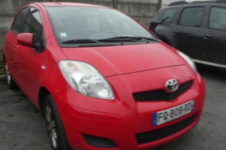 Serrure avant droit TOYOTA YARIS 2