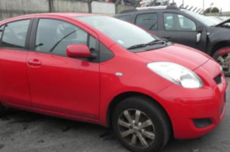 Serrure avant droit TOYOTA YARIS 2