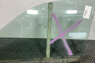 Vitre avant gauche RENAULT CLIO 2 Photo n°1