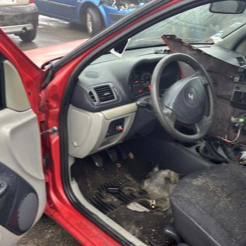 Vitre avant gauche RENAULT CLIO 2 Photo n°16
