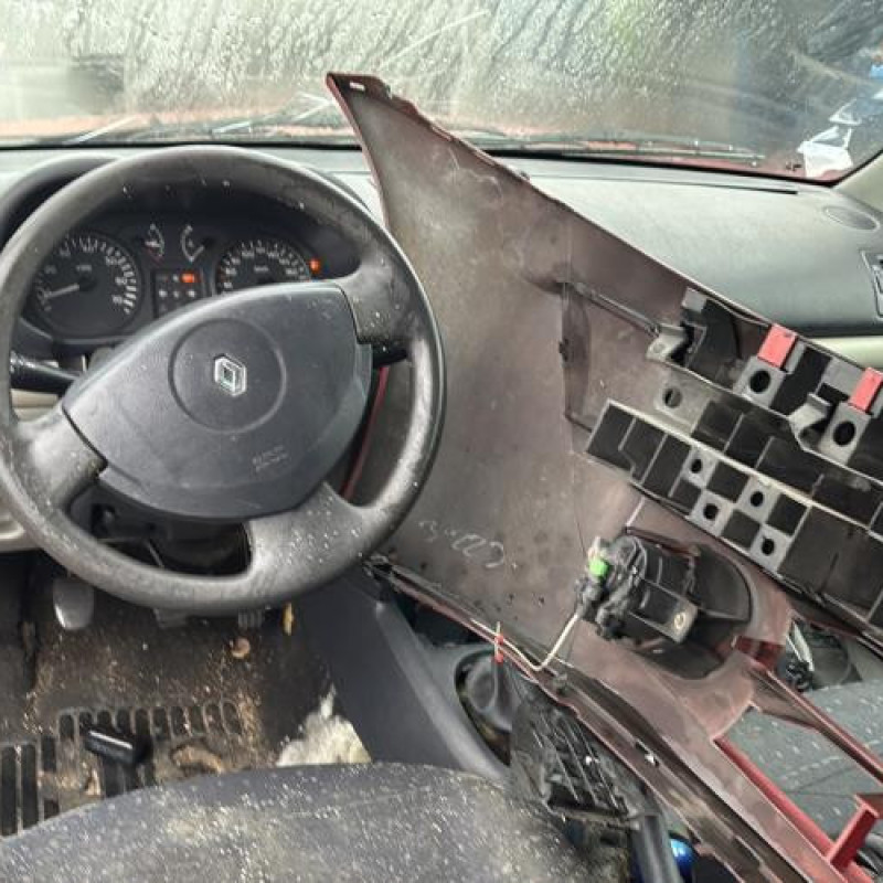 Vitre avant gauche RENAULT CLIO 2 Photo n°19