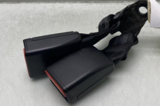 Attache ceinture arriere droit PEUGEOT 208 1 Photo n°1