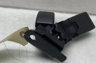 Attache ceinture arriere droit PEUGEOT 208 1