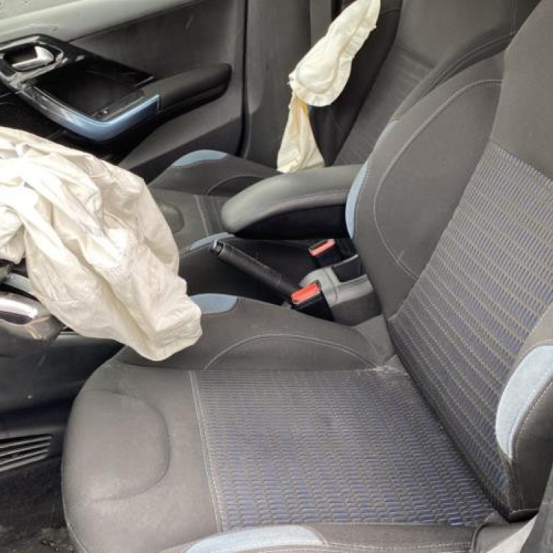 Attache ceinture arriere droit PEUGEOT 208 1 Photo n°18