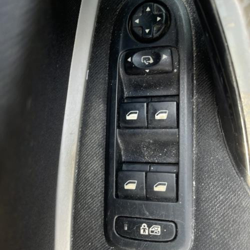 Feu arriere secondaire droit (feux) CITROEN C5 2 Photo n°6