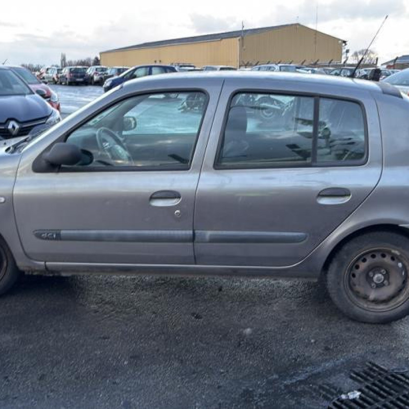 Ceinture arriere gauche RENAULT CLIO 2 Photo n°10