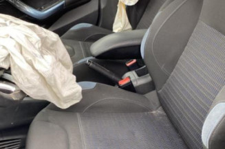 Calculateur moteur PEUGEOT 208 1