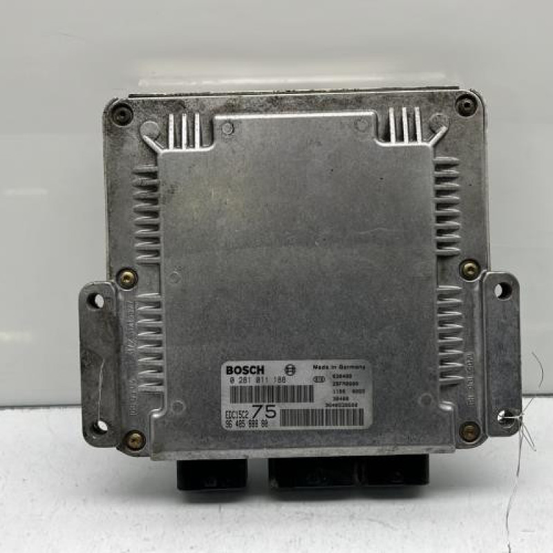 Calculateur moteur PEUGEOT 206 Photo n°3