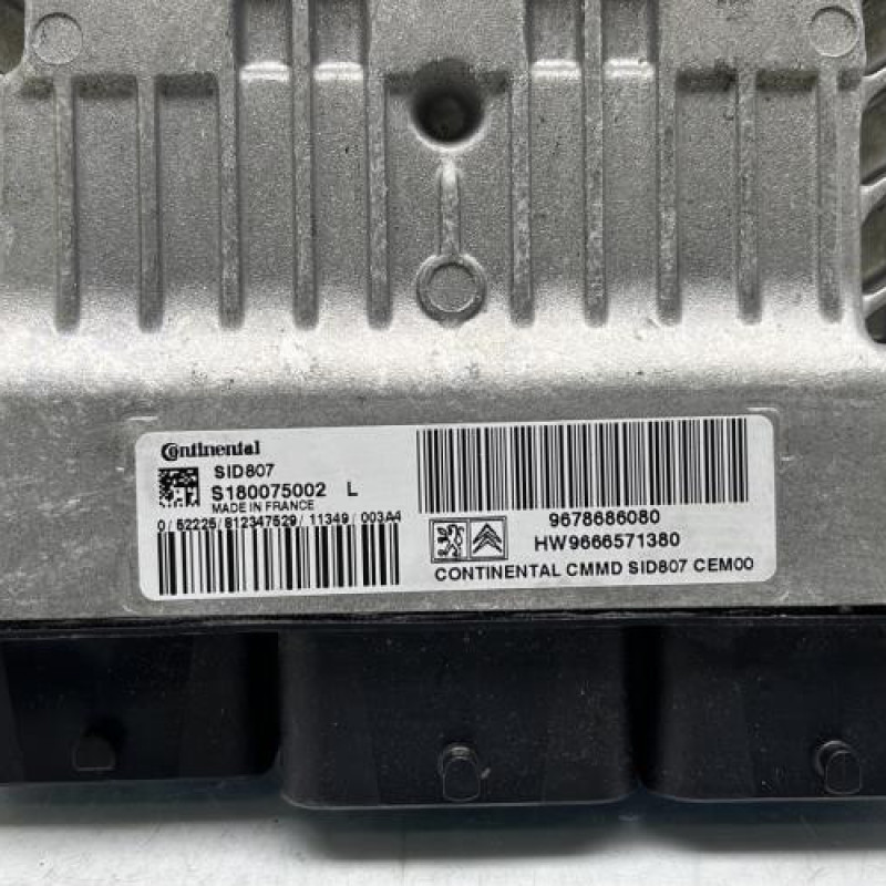Calculateur moteur PEUGEOT 3008 1 Photo n°2