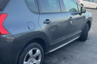 Calculateur moteur PEUGEOT 3008 1