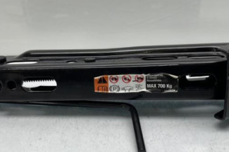 Cric OPEL CORSA E Photo n°1