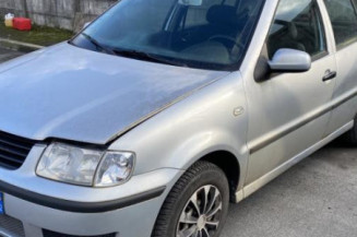 Optique avant secondaire gauche (feux)(clignotant) VOLKSWAGEN POLO 3