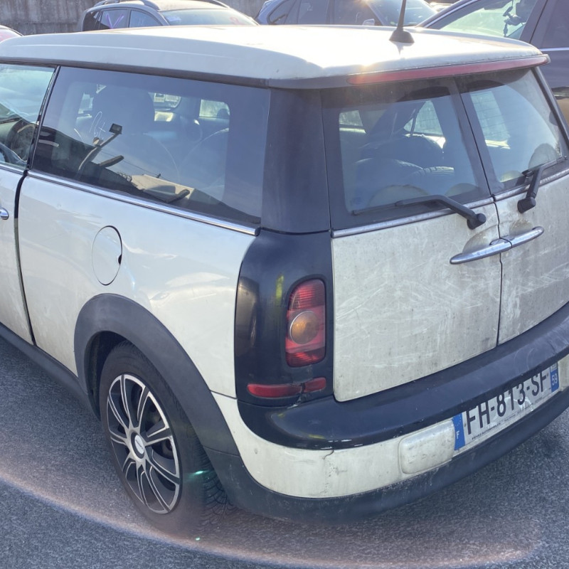 MINI MINI 2 R55 CLUBMAN PHASE 1 BREAK 1.6D - 16V TURBO COOPER D Photo n°5