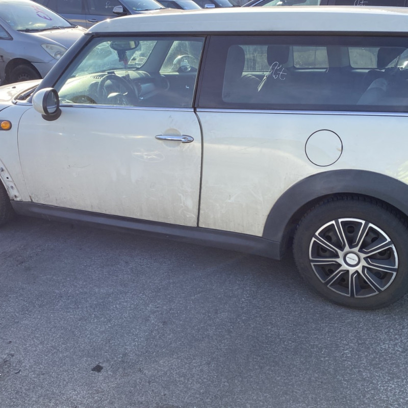 MINI MINI 2 R55 CLUBMAN PHASE 1 BREAK 1.6D - 16V TURBO COOPER D Photo n°7