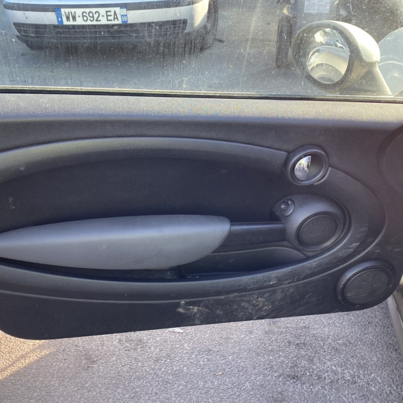 MINI MINI 2 R55 CLUBMAN PHASE 1 BREAK 1.6D - 16V TURBO COOPER D Photo n°10