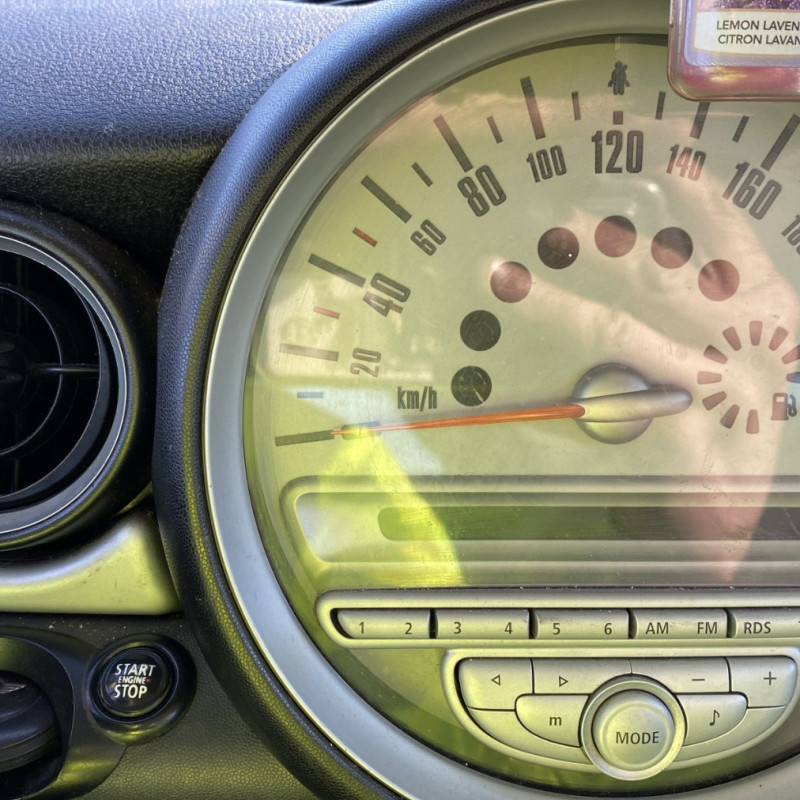MINI MINI 2 R55 CLUBMAN PHASE 1 BREAK 1.6D - 16V TURBO COOPER D Photo n°17