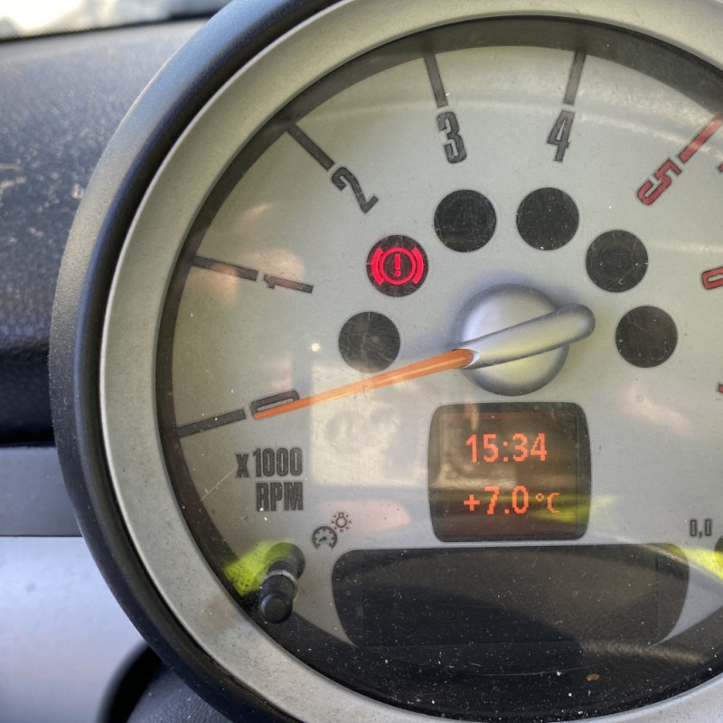 MINI MINI 2 R55 CLUBMAN PHASE 1 BREAK 1.6D - 16V TURBO COOPER D Photo n°18