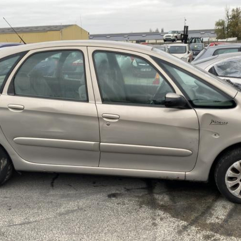Moteur CITROEN XSARA PICASSO Photo n°11