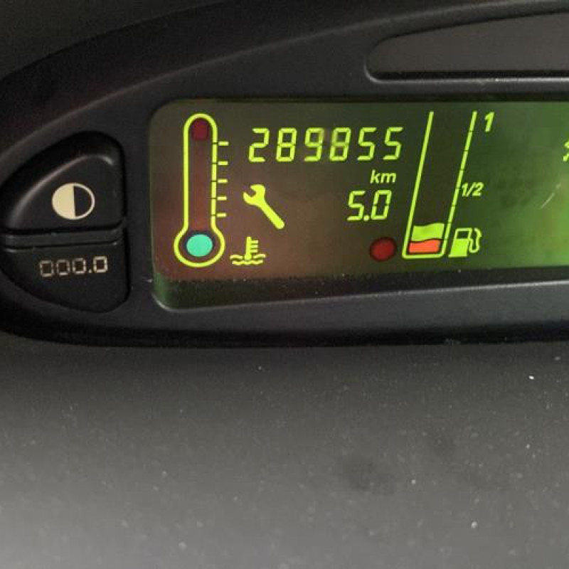 Moteur CITROEN XSARA PICASSO Photo n°20