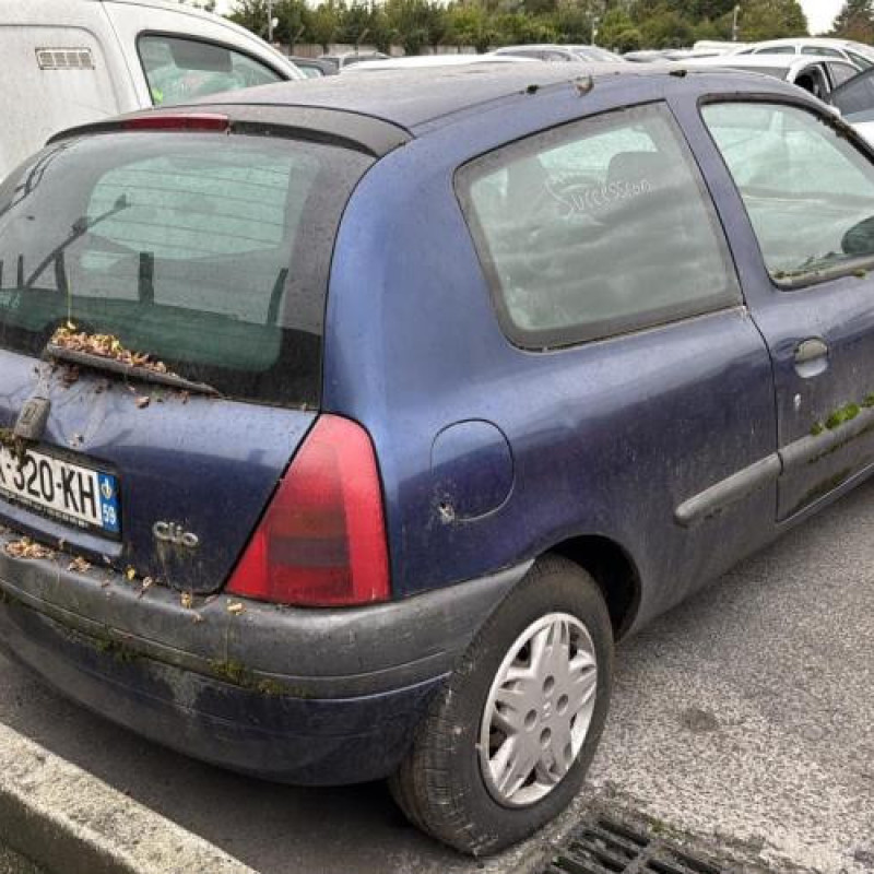 Calandre RENAULT CLIO 2 Photo n°8