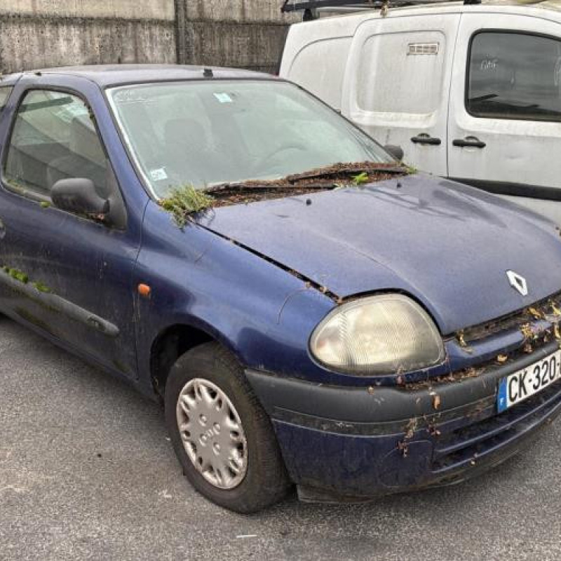 Calandre RENAULT CLIO 2 Photo n°11