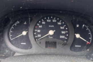 Calandre RENAULT CLIO 2