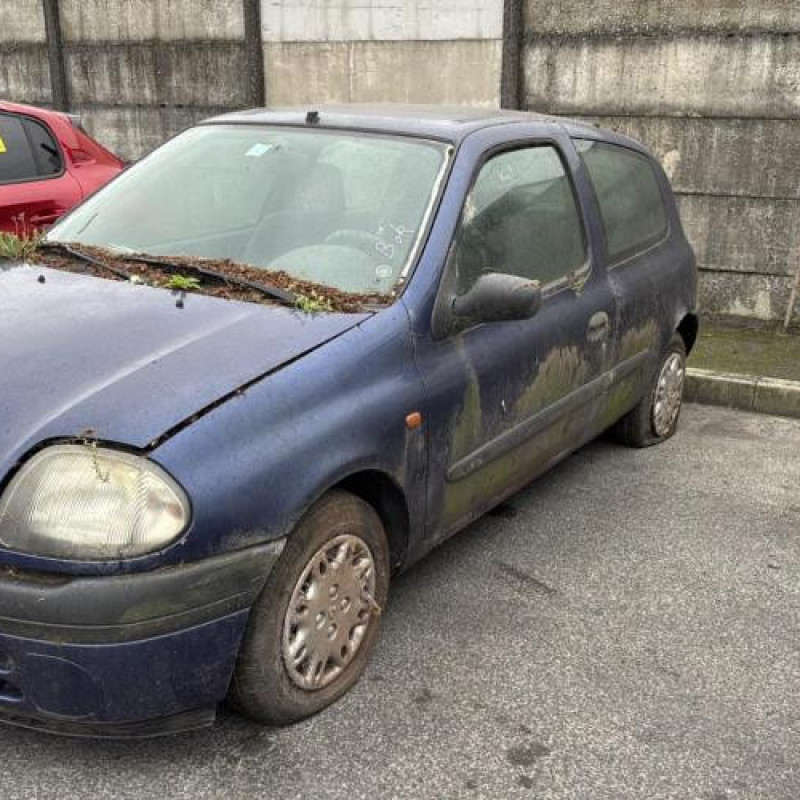 Calandre RENAULT CLIO 2 Photo n°15