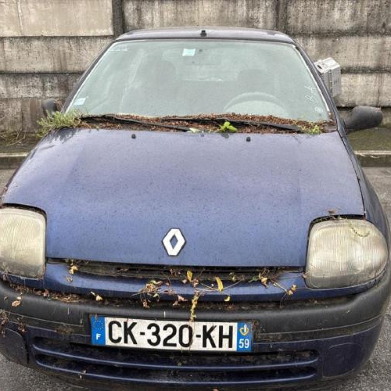 Calandre RENAULT CLIO 2 Photo n°16