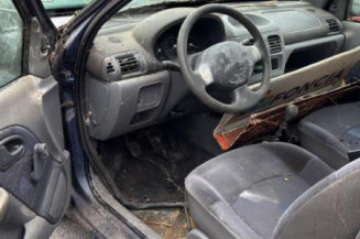 Calandre RENAULT CLIO 2