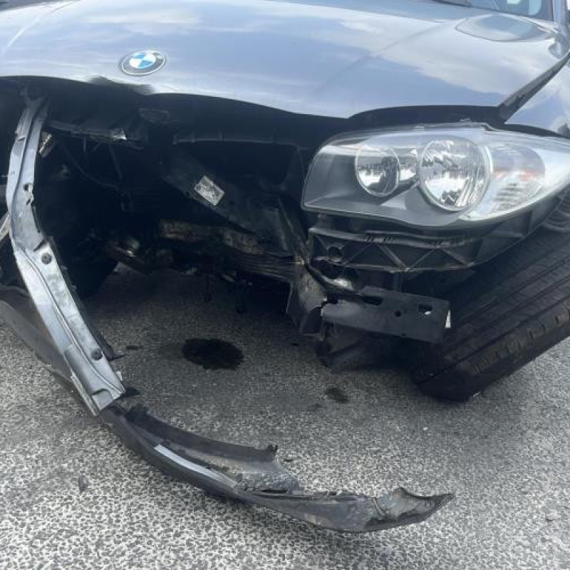 Vitre arriere gauche BMW SERIE 1 E87 Photo n°8