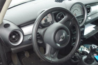 MINI MINI 2 R55 CLUBMAN PHASE 2 BREAK 1.6D - 16V TURBO COOPER D Photo n°1