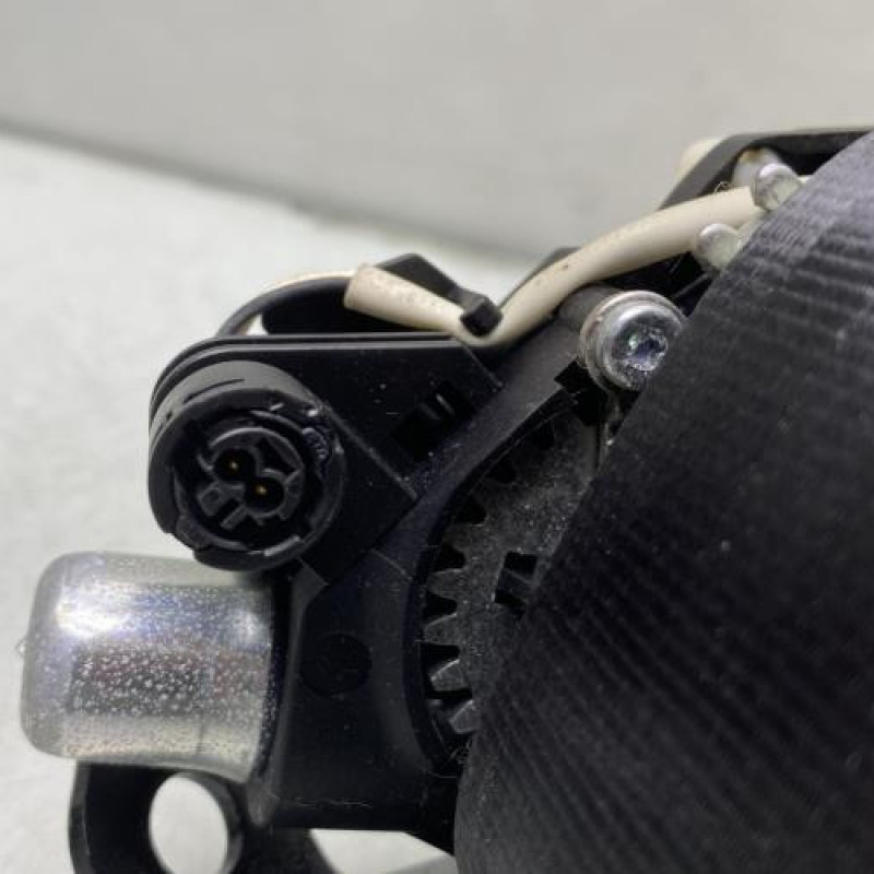 Pretensionneur de ceinture avant droit VOLKSWAGEN POLO 5 Photo n°4