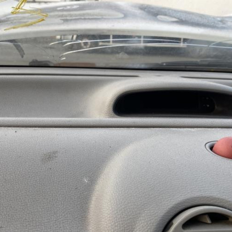 Leve vitre electrique avant gauche RENAULT TWINGO 1 Photo n°19