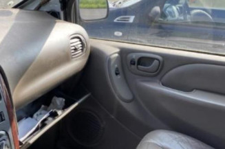 Optique avant principal droit (feux)(phare) CHRYSLER VOYAGER 4