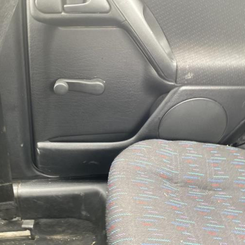 Leve vitre mecanique arriere gauche VOLKSWAGEN GOLF 3 Photo n°17