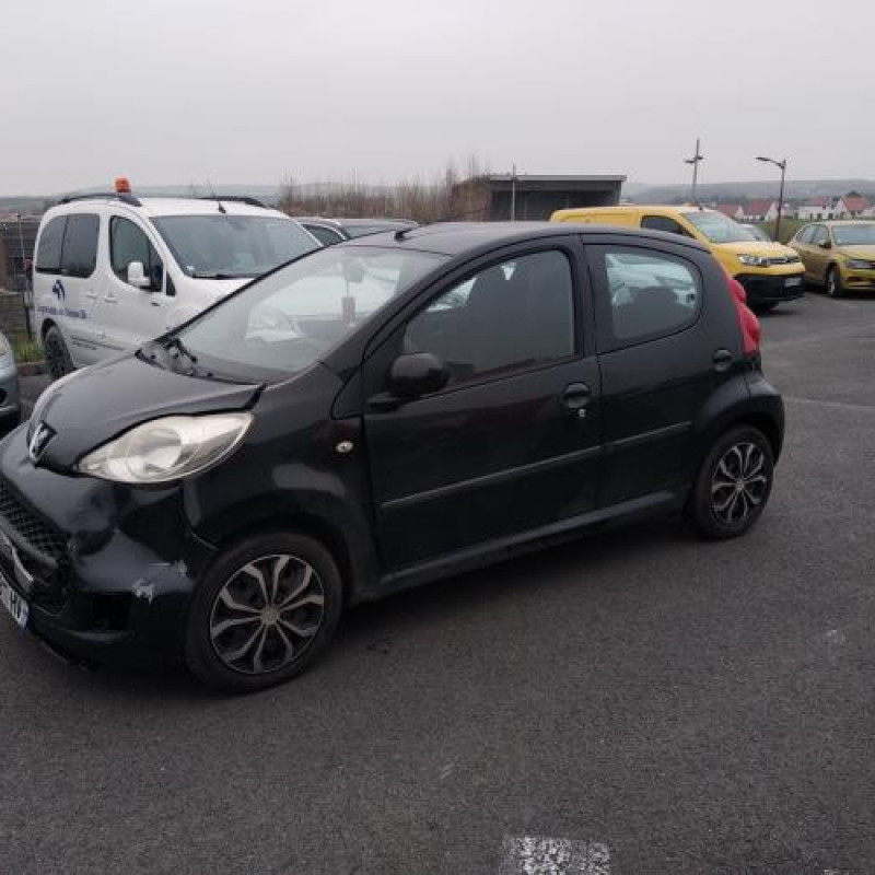Feu arriere principal droit (feux) PEUGEOT 107 Photo n°6
