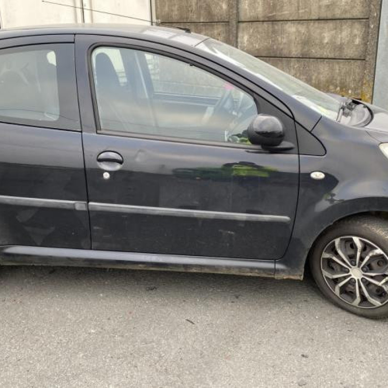 Feu arriere principal droit (feux) PEUGEOT 107 Photo n°20