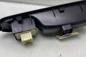 Interrupteur de leve vitre avant droit RENAULT TWINGO 3