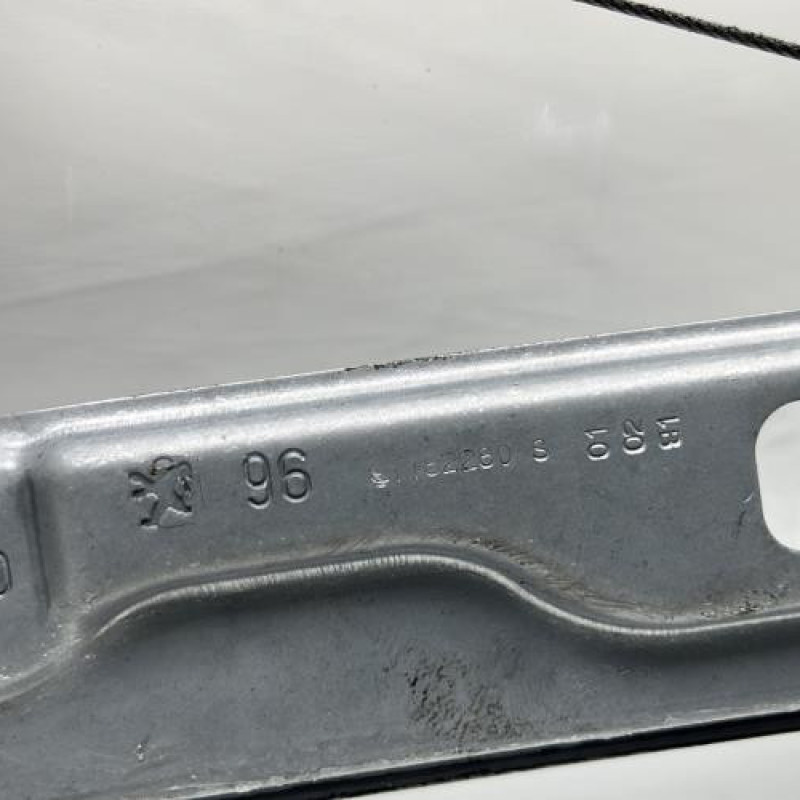 Leve vitre electrique avant droit PEUGEOT 207 Photo n°4
