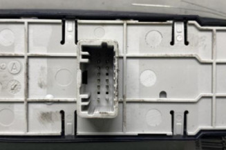 Interrupteur de leve vitre avant gauche RENAULT MEGANE 3