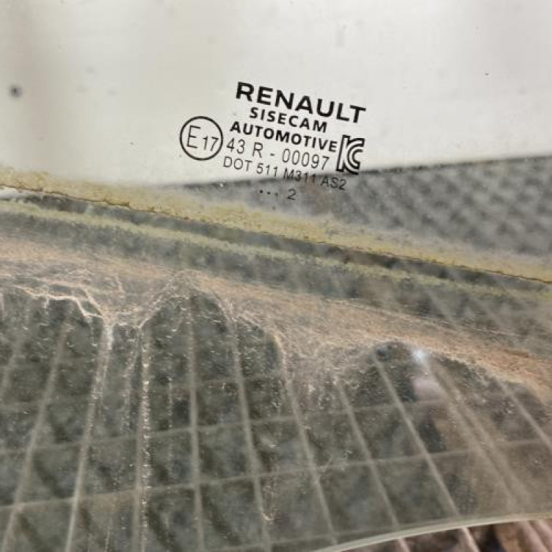 Vitre arriere droit RENAULT CLIO 5 Photo n°3