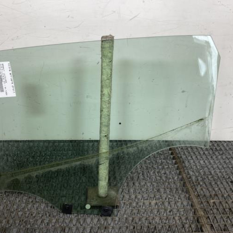 Vitre arriere droit RENAULT CLIO 5 Photo n°6