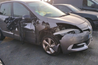 RENAULT SCENIC 3 PHASE 3 1.2i - 16V TURBO TCE 115