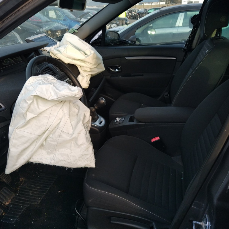 RENAULT SCENIC 3 PHASE 3 1.2i - 16V TURBO TCE 115 Photo n°5