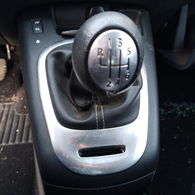 RENAULT SCENIC 3 PHASE 3 1.2i - 16V TURBO TCE 115 Photo n°7