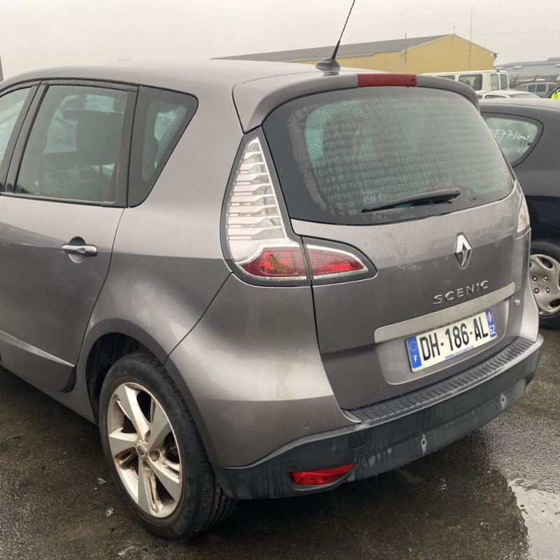RENAULT SCENIC 3 PHASE 3 1.2i - 16V TURBO TCE 115 Photo n°15