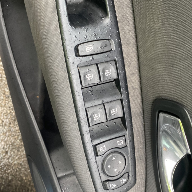 RENAULT SCENIC 3 PHASE 3 1.2i - 16V TURBO TCE 115 Photo n°22