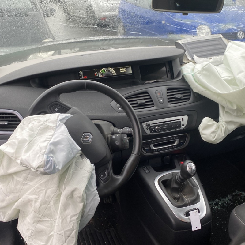 RENAULT SCENIC 3 PHASE 3 1.2i - 16V TURBO TCE 115 Photo n°26